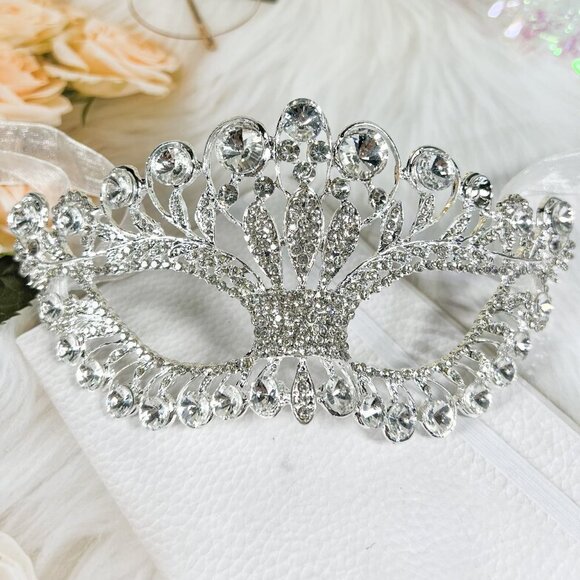 Silver Crystal Rhinestone Masquerade Eye Mask, Bridal Wedding Mask, Ball Party - Picture 4 of 5